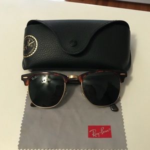 Great Condition Ray-Ban Clubmaster Classic